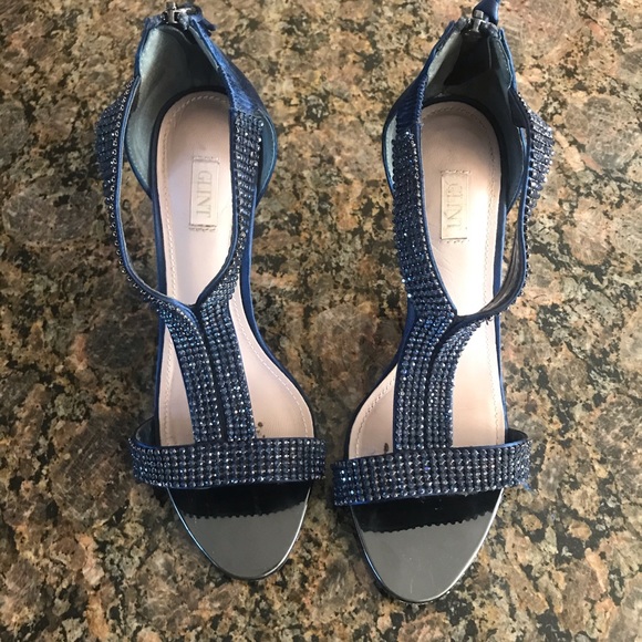 GLINT SHOES. SIZE 7.5. BLUE - Picture 3 of 7